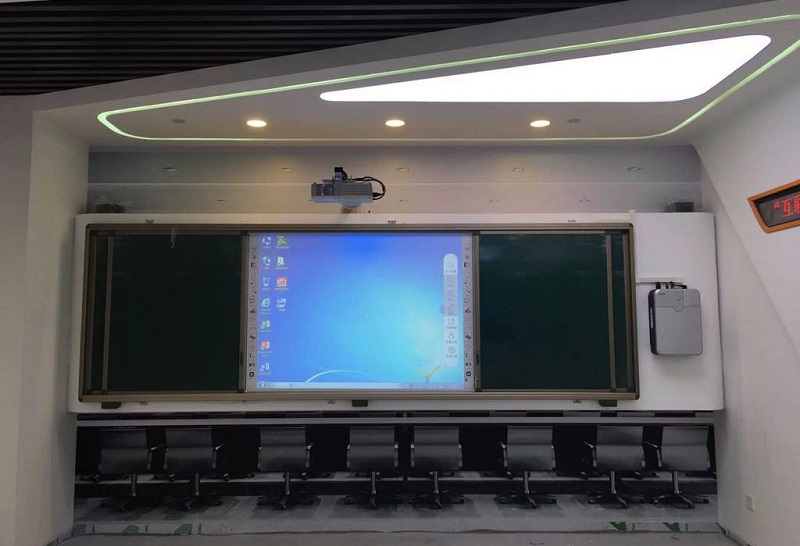 多媒體教學(xué)一體機(jī)